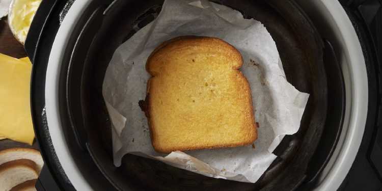 Can Parchment Paper Go in the Air Fryer?